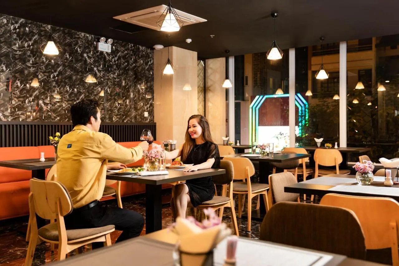 Agnes Hotel Managed By Dhg 芽庄